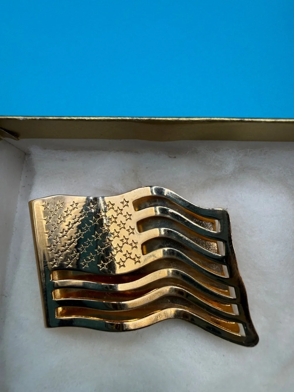 Avon Gold-Tone Wave Flag Design Money Clip in original package